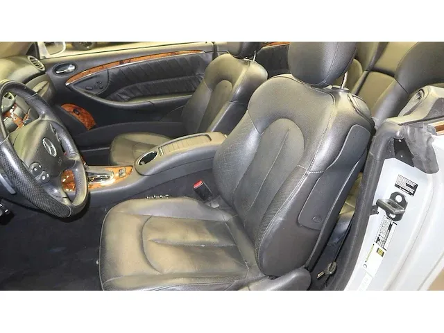 Mercedes clk cabrio 550 v8 - afbeelding 48 van  82