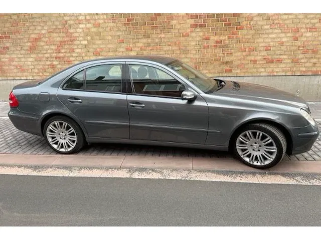 Mercedes e220 cdi, sedan - afbeelding 23 van  29