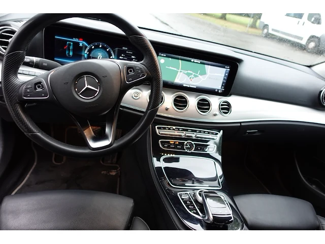 Mercedes e220 d - afbeelding 20 van  22