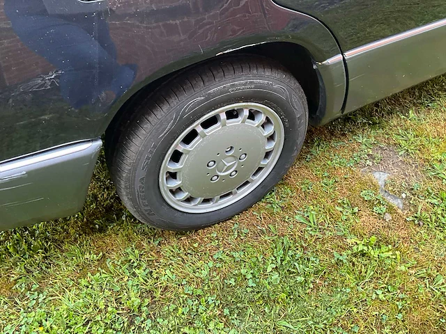 Mercedes e300w124 voorouders uit 1990 - afbeelding 2 van  59