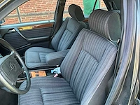 Mercedes e300w124 voorouders uit 1990 - afbeelding 9 van  59