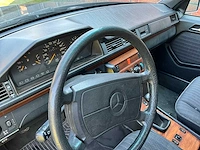 Mercedes e300w124 voorouders uit 1990 - afbeelding 11 van  59