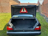Mercedes e300w124 voorouders uit 1990 - afbeelding 20 van  59
