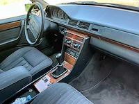 Mercedes e300w124 voorouders uit 1990 - afbeelding 32 van  59