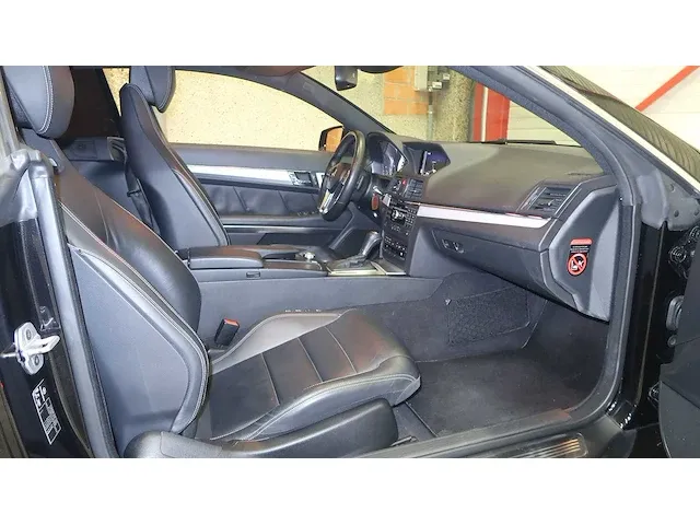 Mercedes e350 coupé - afbeelding 30 van  60