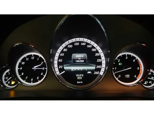 Mercedes e350 coupé - afbeelding 44 van  60