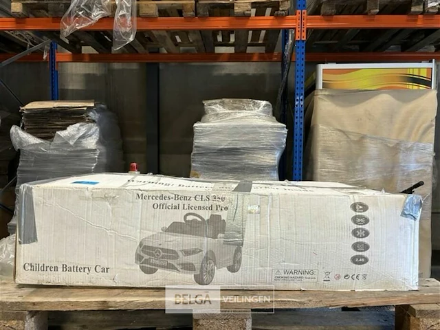 Mercedes electric kids car cls350 red - afbeelding 1 van  3