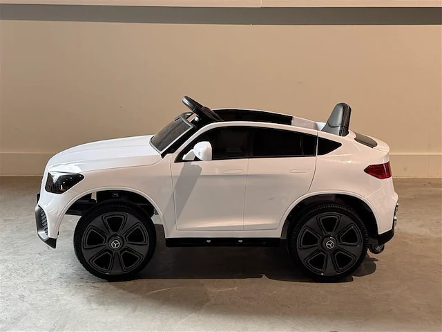 Mercedes glc coupe elektrische kinderauto 12v - wit - afbeelding 4 van  11