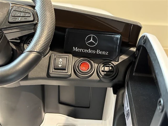Mercedes glc coupe elektrische kinderauto 12v - wit - afbeelding 7 van  11