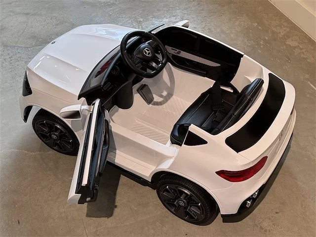 Mercedes glc coupe elektrische kinderauto 12v - wit - afbeelding 11 van  11