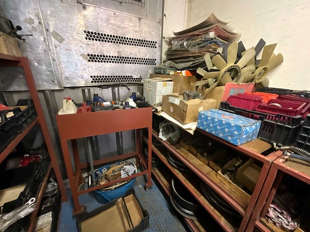 Mercedes groot lot onderdelen (1964-1993) - afbeelding 4 van  39