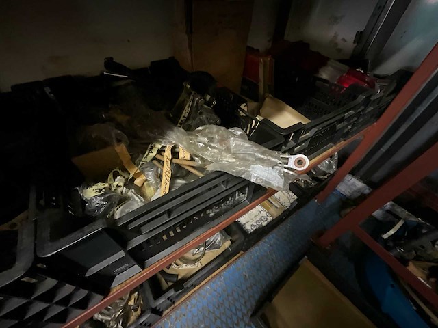 Mercedes groot lot onderdelen (1964-1993) - afbeelding 8 van  39