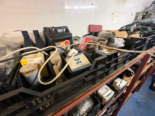 Mercedes groot lot onderdelen (1964-1993) - afbeelding 13 van  39