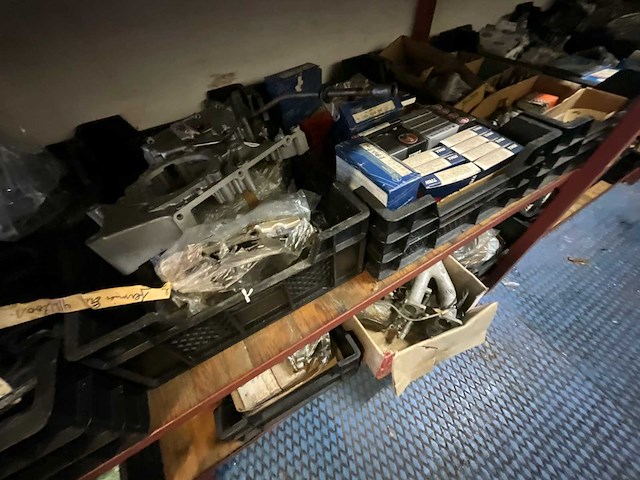 Mercedes groot lot onderdelen (1964-1993) - afbeelding 16 van  39