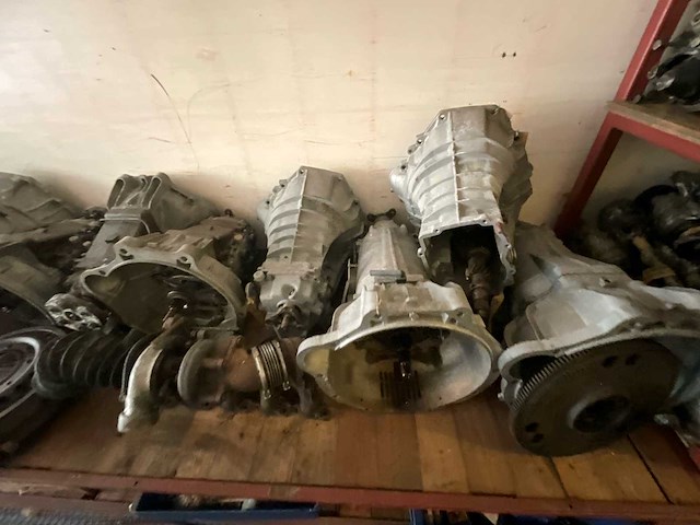 Mercedes groot lot onderdelen (1964-1993) - afbeelding 30 van  39