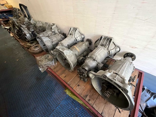 Mercedes groot lot onderdelen (1964-1993) - afbeelding 35 van  39