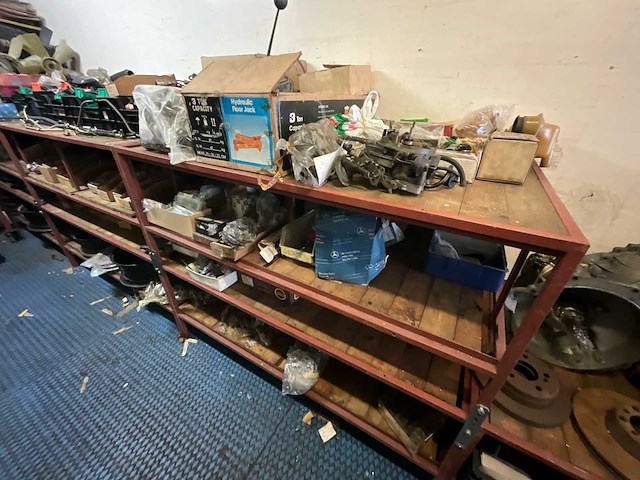 Mercedes groot lot onderdelen (1964-1993) - afbeelding 38 van  39