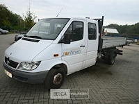 Mercedes lichte vrachtwagen met 3-zijdige kipper