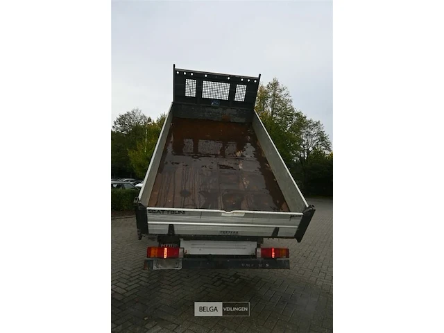 Mercedes lichte vrachtwagen met 3-zijdige kipper - afbeelding 24 van  28