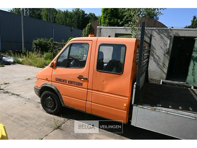 Mercedes lichte vrachtwagen - afbeelding 10 van  17