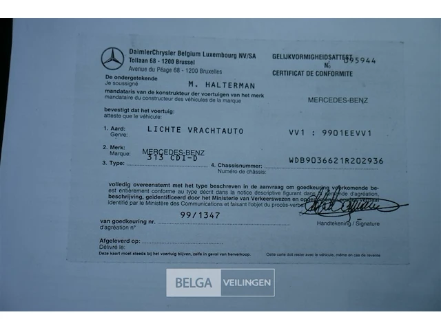 Mercedes lichte vrachtwagen - afbeelding 15 van  30