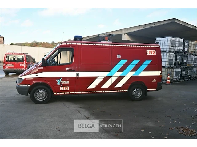 Mercedes lichte vrachtwagen - afbeelding 12 van  30