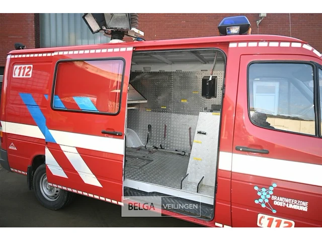 Mercedes lichte vrachtwagen - afbeelding 27 van  30