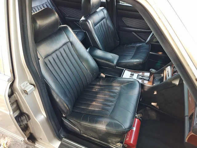 Mercedes s-klasse w126 260se - 1986 - afbeelding 10 van  22
