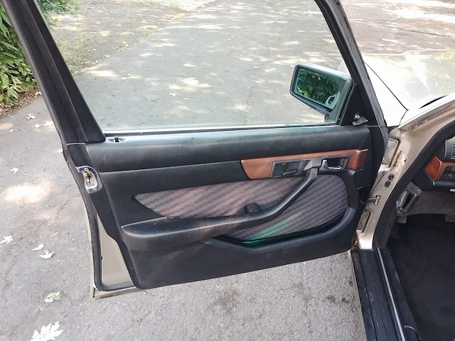 Mercedes s-klasse w126 260se - 1986 - afbeelding 22 van  22