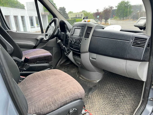 Mercedes sprinter - 2016 - vuilniskar - personenauto - afbeelding 20 van  31