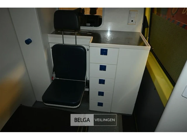 Mercedes sprinter ziekenwagen - afbeelding 3 van  33