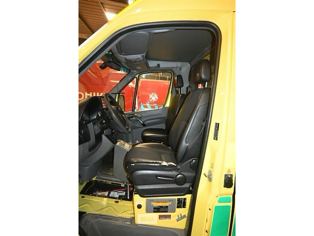 Mercedes sprinter ziekenwagen - afbeelding 10 van  33