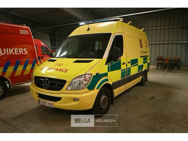 Mercedes sprinter ziekenwagen - afbeelding 1 van  33