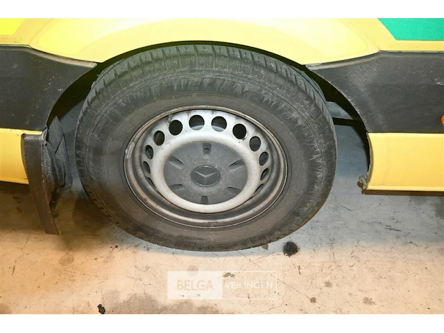 Mercedes sprinter ziekenwagen - afbeelding 28 van  33