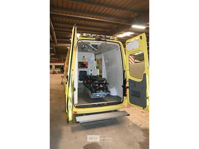 Mercedes sprinter ziekenwagen - afbeelding 31 van  33
