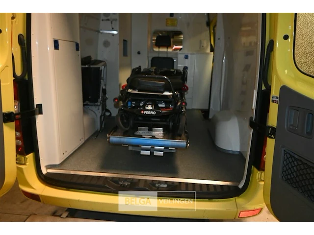 Mercedes sprinter ziekenwagen - afbeelding 32 van  33