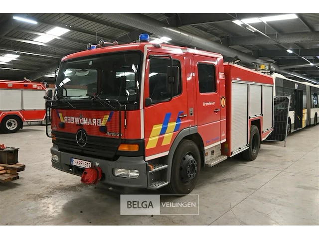 Mercedes technische hulpverleningsvrachtwagen - afbeelding 1 van  38