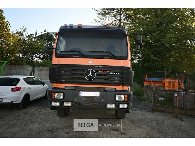 Mercedes vrachtwagen met ajk haakarmsysteem - afbeelding 5 van  23