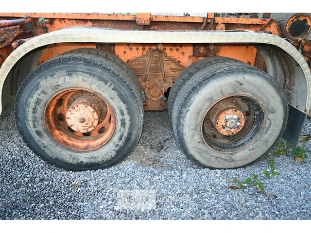 Mercedes vrachtwagen met ajk haakarmsysteem - afbeelding 14 van  23