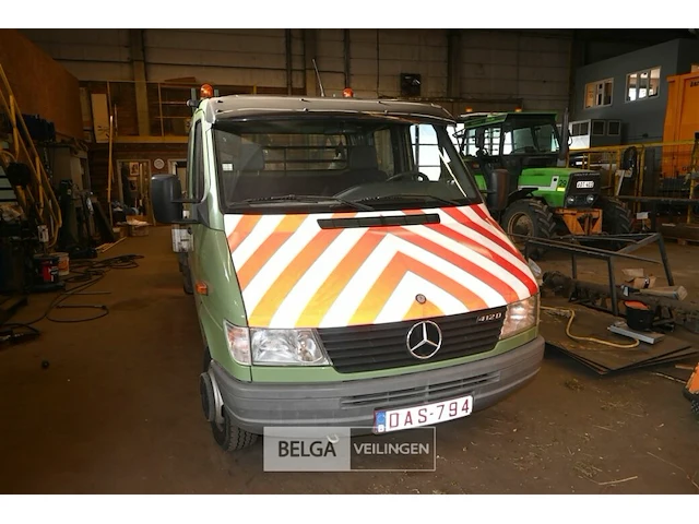 Mercedes vrachtwagen met autolaadkraan - afbeelding 5 van  31