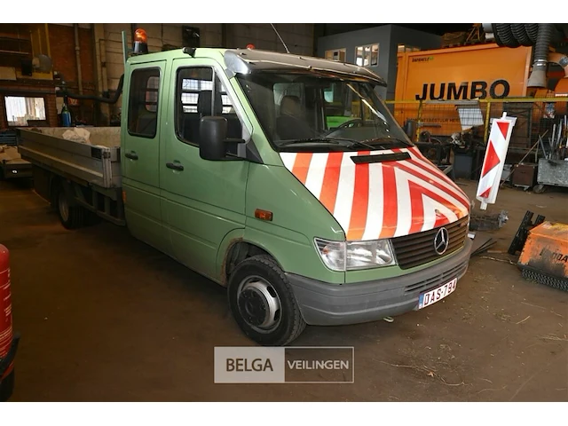 Mercedes vrachtwagen met autolaadkraan - afbeelding 1 van  31
