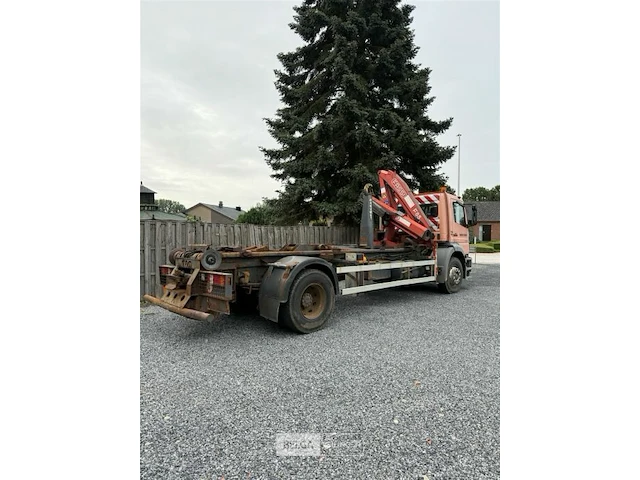 Mercedes vrachtwagen met containersysteem en fassi kraan - afbeelding 10 van  23