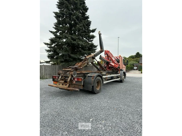 Mercedes vrachtwagen met containersysteem en fassi kraan - afbeelding 14 van  23