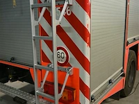 Mercedes vrachtwagen met multifunctionele autopomp brandweer - afbeelding 8 van  42