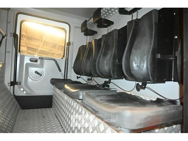 Mercedes vrachtwagen met multifunctionele autopomp brandweer - afbeelding 11 van  42