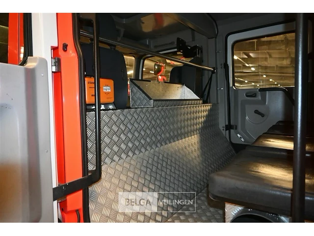 Mercedes vrachtwagen met multifunctionele autopomp brandweer - afbeelding 14 van  42