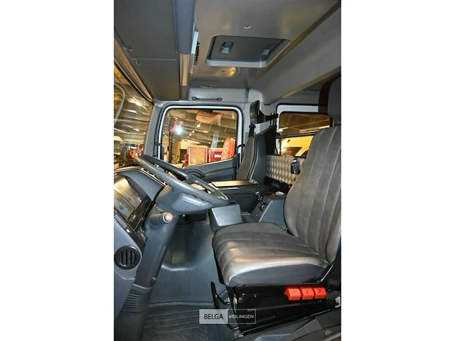 Mercedes vrachtwagen met multifunctionele autopomp brandweer - afbeelding 15 van  42