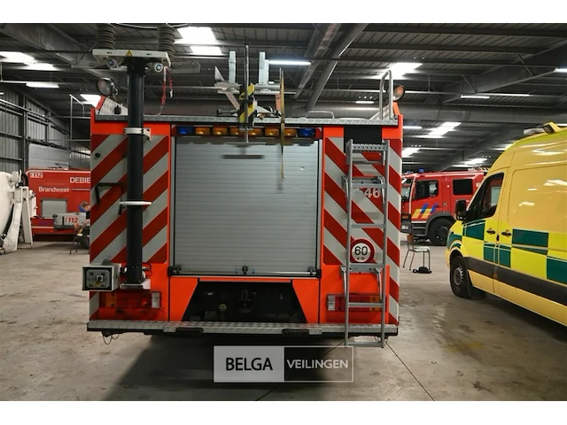 Mercedes vrachtwagen met multifunctionele autopomp brandweer - afbeelding 33 van  42