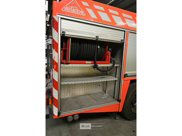 Mercedes vrachtwagen met multifunctionele autopomp brandweer - afbeelding 23 van  42