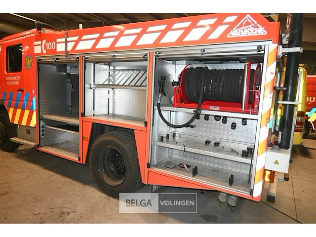 Mercedes vrachtwagen met multifunctionele autopomp brandweer - afbeelding 41 van  42